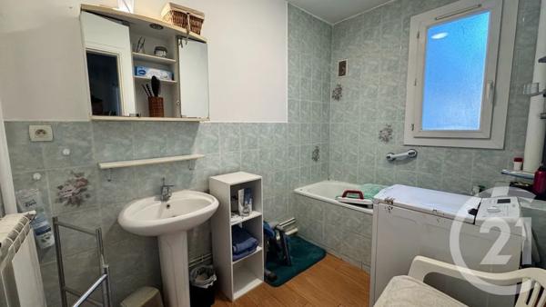 Appartement F1 Bis à vendre  2 pièces - 47,04 m 2   LA GARDE  - 83