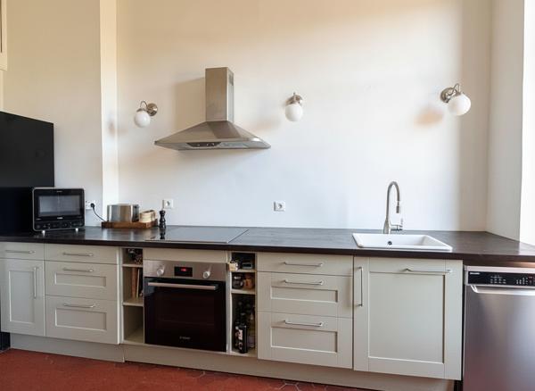 Appartement de type  T3 meublé à louer à Marseille, quartier  LONGCHAMP