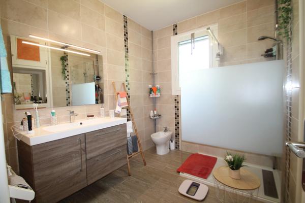 Maison à vendre 5 pièces proche de CASTELJALOUX (47)-3 chambres-garage 80m²-terrain 3930m²