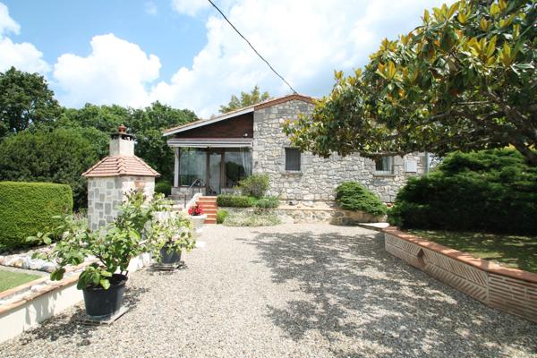 Maison à vendre 5 pièces proche de CASTELJALOUX (47)-3 chambres-garage 80m²-terrain 3930m²