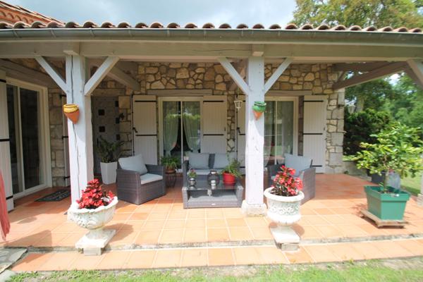 Maison à vendre 5 pièces proche de CASTELJALOUX (47)-3 chambres-garage 80m²-terrain 3930m²