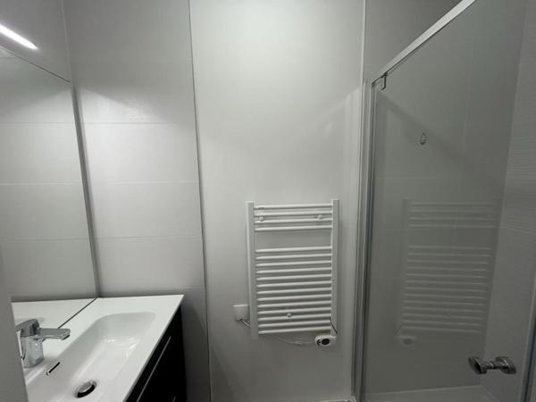Location Appartement 5 pièces 109.96 m² - Courbevoie 92400