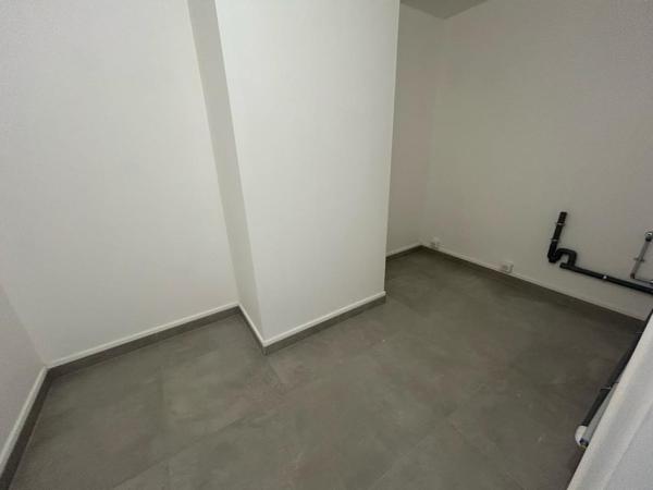 Location Appartement 5 pièces 109.96 m² - Courbevoie 92400