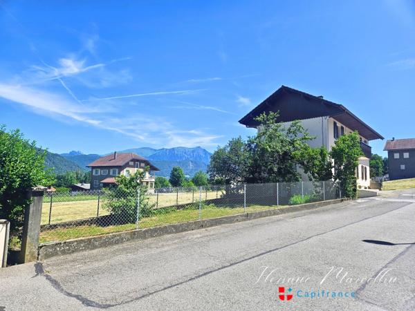 Maison avec 2 appartements indépendants - VOUGY (74)