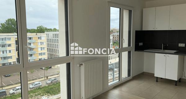 Location Appartement 2 pièces 42.3 m² - Saint-germain-en-laye 78100