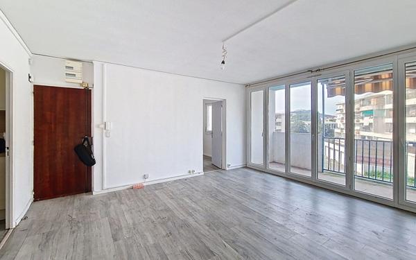 Appartement à vendre    4 pièces • 63,27 m2 La Seyne-sur-Mer