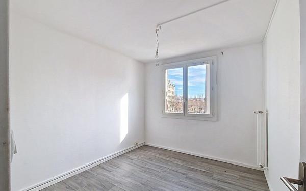 Appartement à vendre    4 pièces • 63,27 m2 La Seyne-sur-Mer