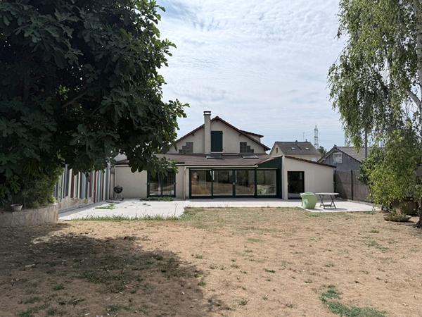 À vendre - Chelles : maison de caractère où l'ancien rencontre le contemporain