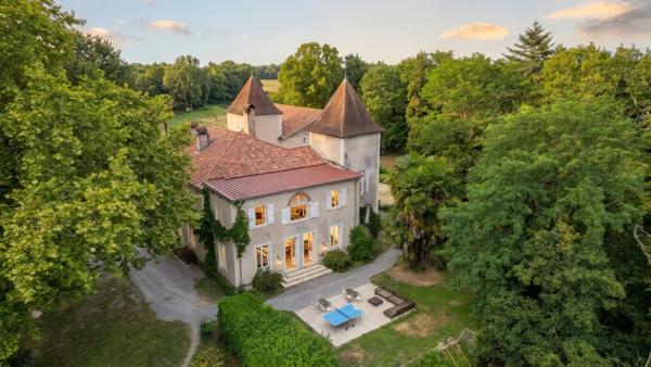 CHÂTEAU DE PRESTIGE AVEC ACTIVITÉ TOURISTIQUE ET ÉVÉNEMENTIELLE Pouillon