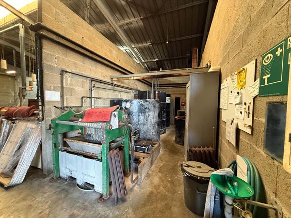 Entrepôt / local industriel Athée-sur-cher