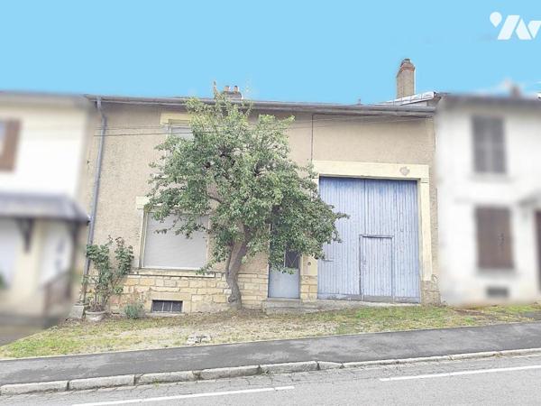 Maison d'habitation avec garage & jardin