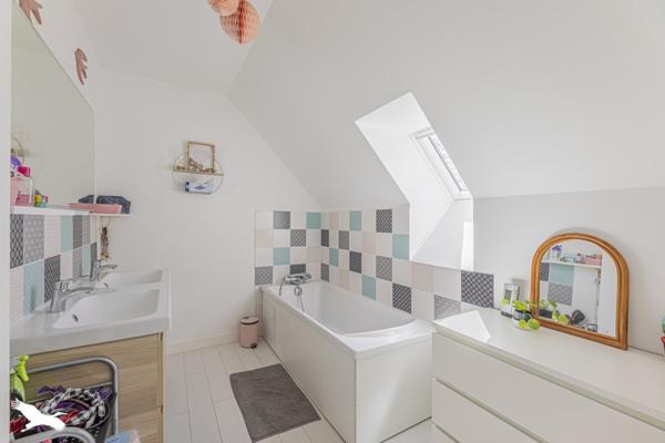 Maison à vendre |  Saint-Ouen-les-Vignes |  5 pièces | 94 m²