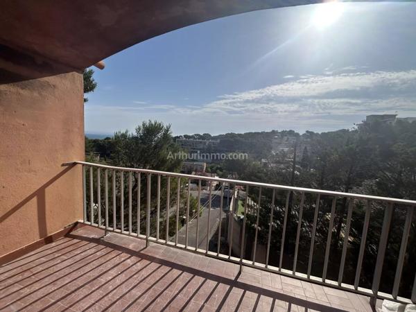 Location                                                      Studio
                        
                     1 pièces                      30 m2                     à Martigues