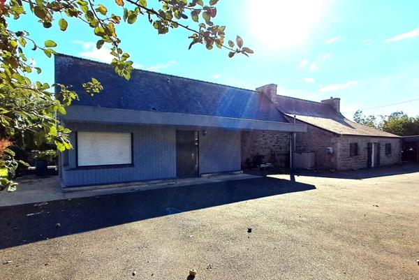 En campagne, longère composée de deux logements