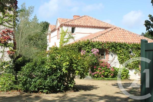 Maison à vendre  5 pièces - 128 m 2   PORNIC  - 44
