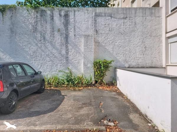 Parking 15 000 € Bordeaux 12 m² DPE