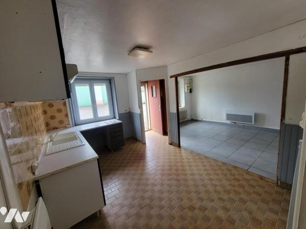 Maison d'habitation à rénover proche centre-ville et commodités
