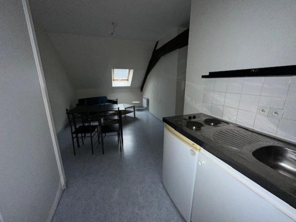 Appartement
                                                                                                                                                                                                                                                                                                                        2 pièce(s)                                                                                                                                                                                                          1 chambre(s)                                                                                                                                                                                                          23.19  m²