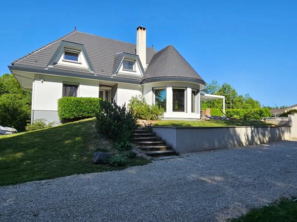 VILLA AVEC PISCINE SUR PARC ARBORÉ