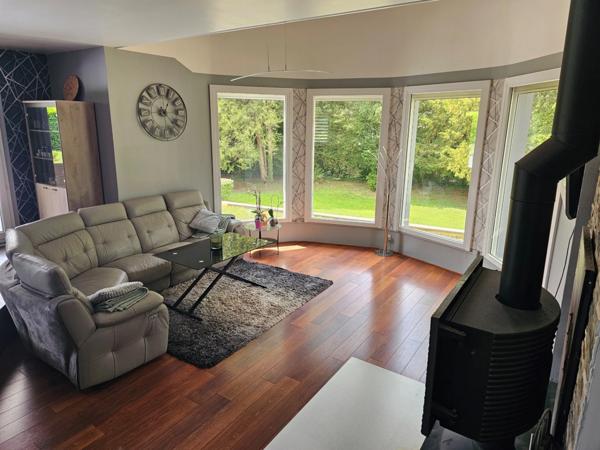 VILLA AVEC PISCINE SUR PARC ARBORÉ