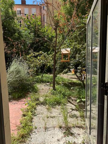 Local/bureau à louer LYON 4EME (69) local commercial type show room ou bureaux de 95m2 environ dont 65 en RDC