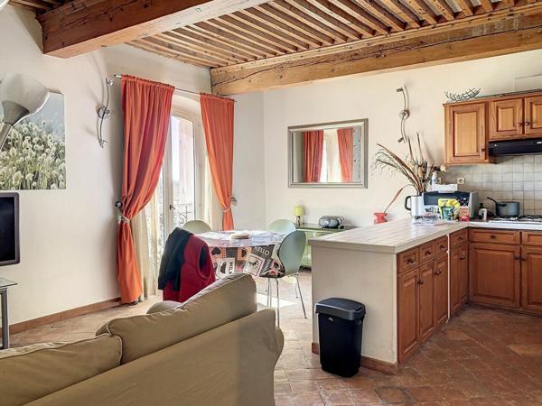 Appartement à louer    2 pièces •  Lambesc
