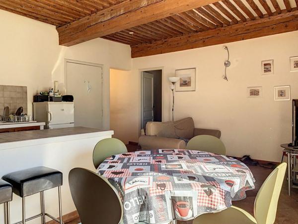 Appartement à louer    2 pièces •  Lambesc