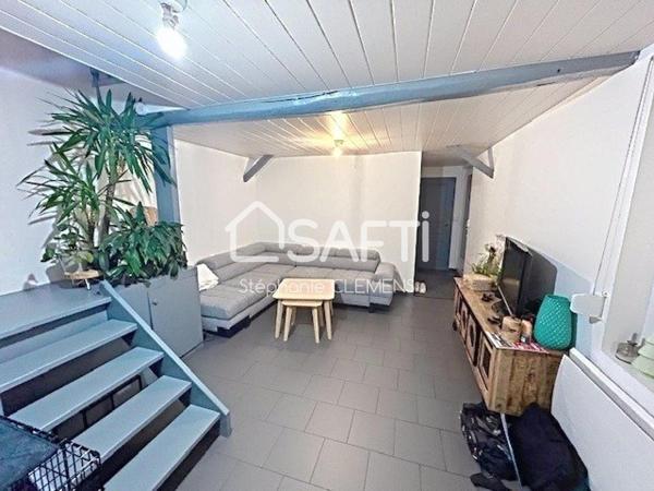 Investissez dans cette maison, idéalement située à Raimbeaucourt avec une rentabilité locative garantie