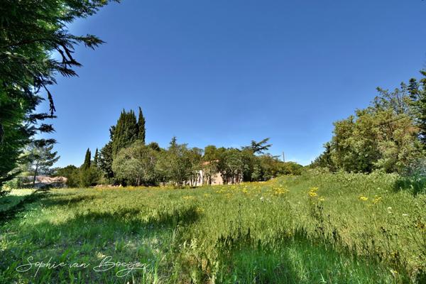 Terrain à vendre EGUILLES (13), 2 800 m2 viabilisé, pour construire 1 à 2 maisons