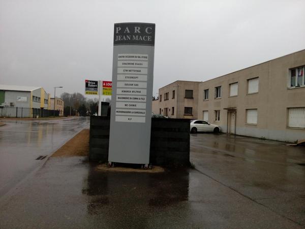 Local commercial · Location Saint Symphorien D'ozon (69360)