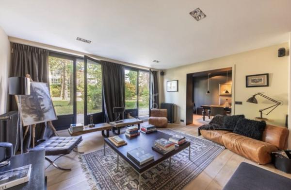 Boulogne Billancourt . Duplex de 339m² / 7 chambres, terrasse, double Parking. Profession Libérale possible