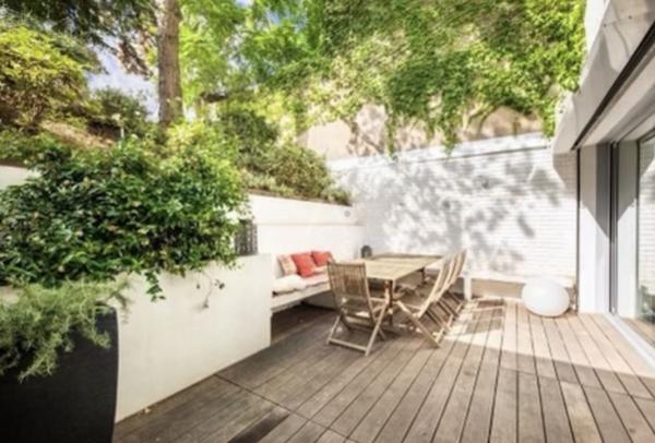 Boulogne Billancourt . Duplex de 339m² / 7 chambres, terrasse, double Parking. Profession Libérale possible
