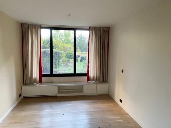 Boulogne Billancourt . Duplex de 339m² / 7 chambres, terrasse, double Parking. Profession Libérale possible