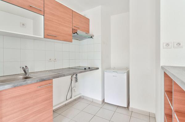 APPARTEMENT LORMONT 2 PIECES 1 CHAMBRE AVEC BALCON ORIENTE SUD ET PLACE DE PARKING PRIVATIVE