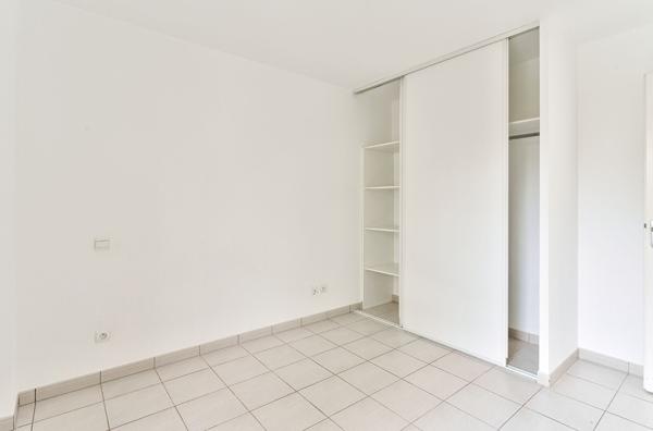 APPARTEMENT LORMONT 2 PIECES 1 CHAMBRE AVEC BALCON ORIENTE SUD ET PLACE DE PARKING PRIVATIVE