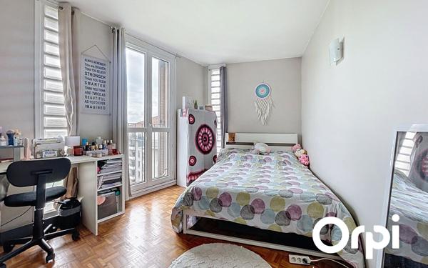 Appartement à vendre    5 pièces • 110,09 m2 Villeurbanne