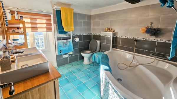 Callian (83440) A VENDRE, CALLIAN, maison de village 3 pièces 49 m² LC + dépendances