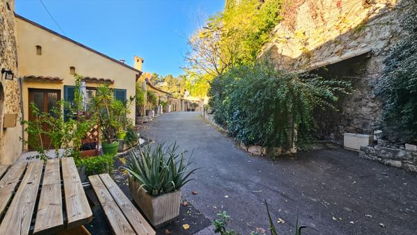 Callian (83440) A VENDRE, CALLIAN, maison de village 3 pièces 49 m² LC + dépendances