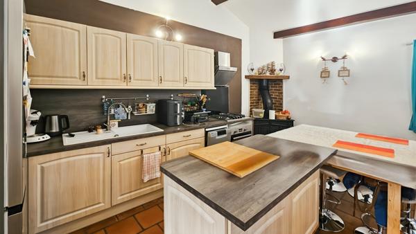 Callian (83440) A VENDRE, CALLIAN, maison de village 3 pièces 49 m² LC + dépendances