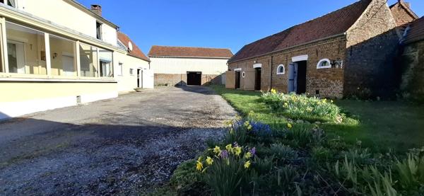 A vendre à LEVERGIE (02420) , Longère habitable de plain pied, avec Hangar, Garage et Dépendances