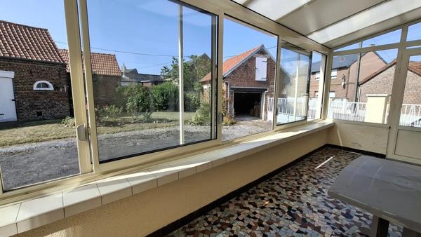 A vendre à LEVERGIE (02420) , Longère habitable de plain pied, avec Hangar, Garage et Dépendances