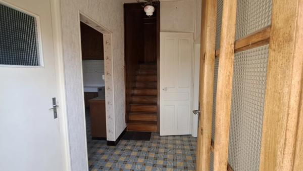 A vendre à LEVERGIE (02420) , Longère habitable de plain pied, avec Hangar, Garage et Dépendances