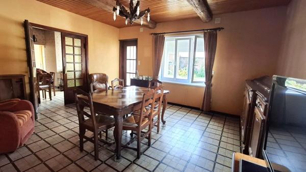 A vendre à LEVERGIE (02420) , Longère habitable de plain pied, avec Hangar, Garage et Dépendances