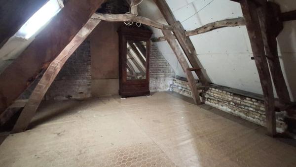 A vendre à LEVERGIE (02420) , Longère habitable de plain pied, avec Hangar, Garage et Dépendances