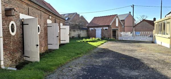 A vendre à LEVERGIE (02420) , Longère habitable de plain pied, avec Hangar, Garage et Dépendances