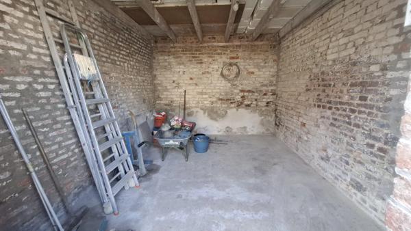 A vendre à LEVERGIE (02420) , Longère habitable de plain pied, avec Hangar, Garage et Dépendances