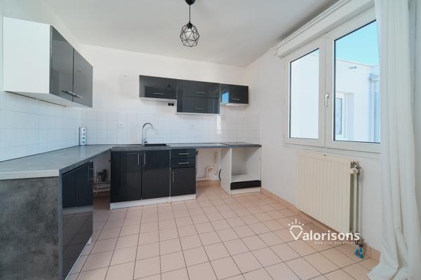 Appartement
         3 pièces
        - 68 m² Exclusivité 160 000 € *