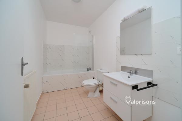 Appartement
         3 pièces
        - 68 m² Exclusivité 160 000 € *