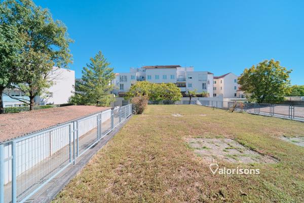 Appartement
         3 pièces
        - 68 m² Exclusivité 160 000 € *