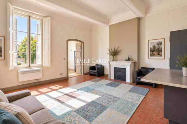 A vendre - Bel appartement ancien - à Aix-en-Provence